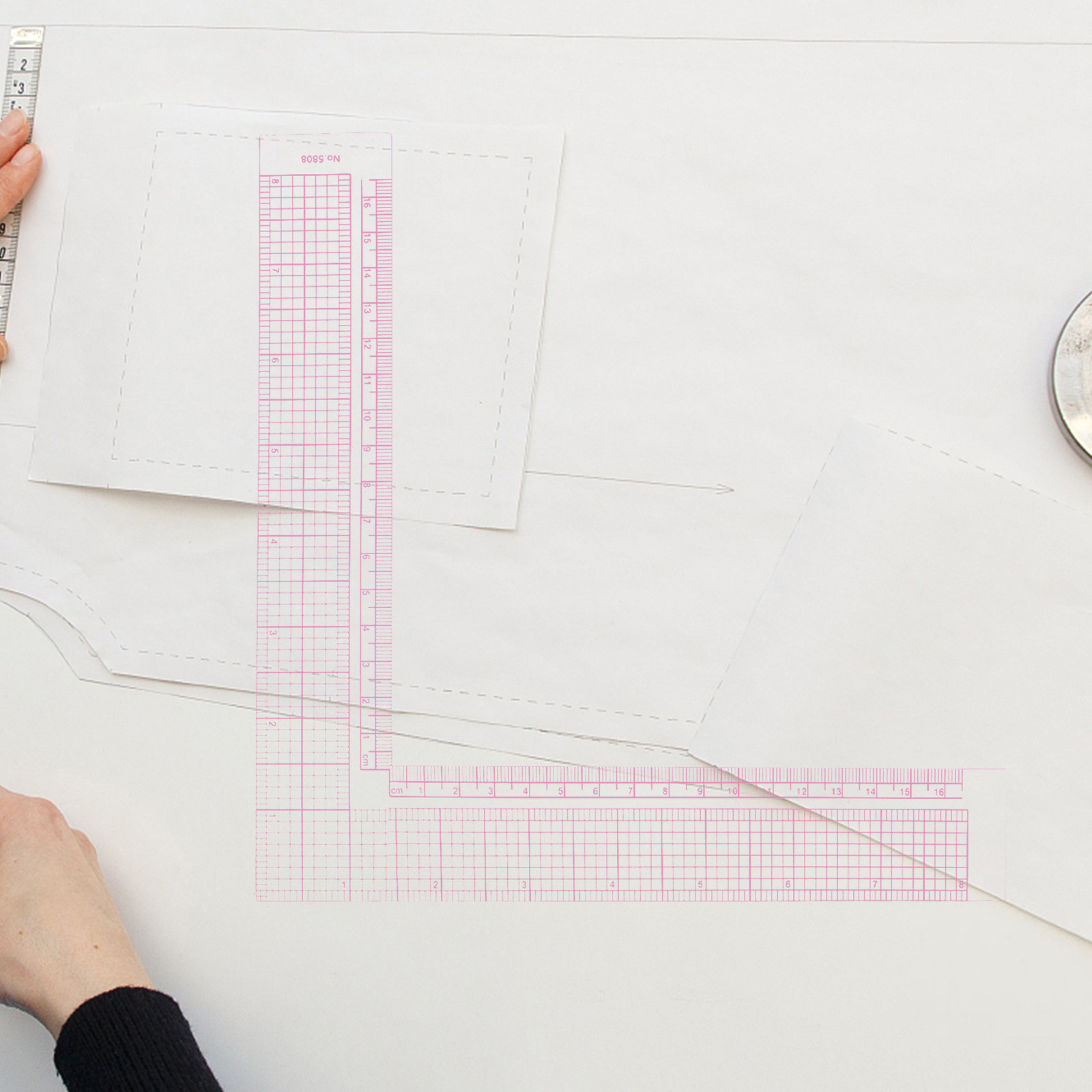 Sewing Garments - Präzises L-förmiges Kunststoff-Nählineal mit sichtbaren Graduierungen